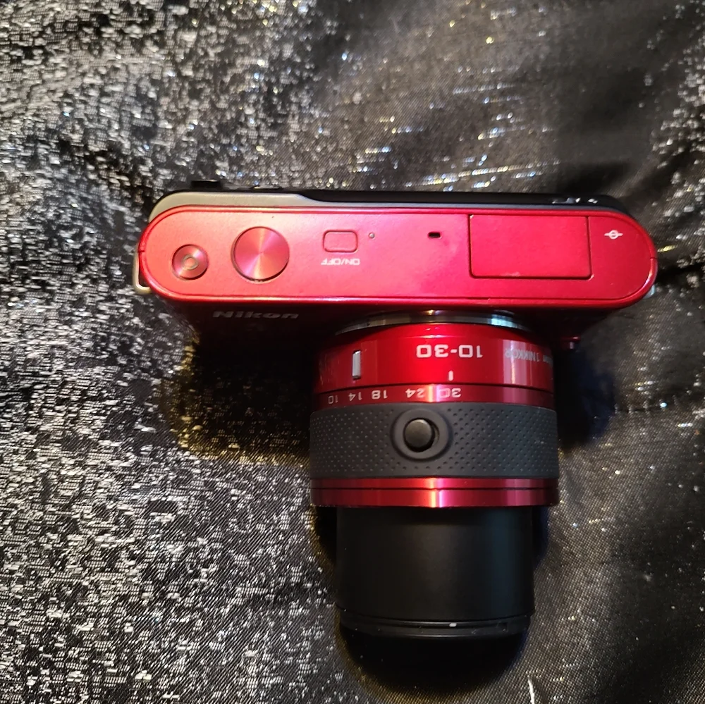 Nikon 1 J1 camera